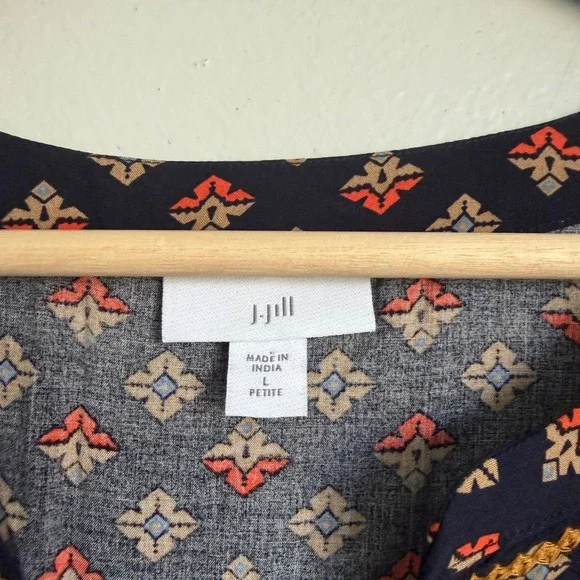J. Jill Petite Navy Blue Geometric Tile Print Embroidered Split Neck Blouse L P - Picture 7 of 7